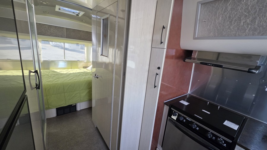 2011 Thor Airstream SERENITY 25FB 10