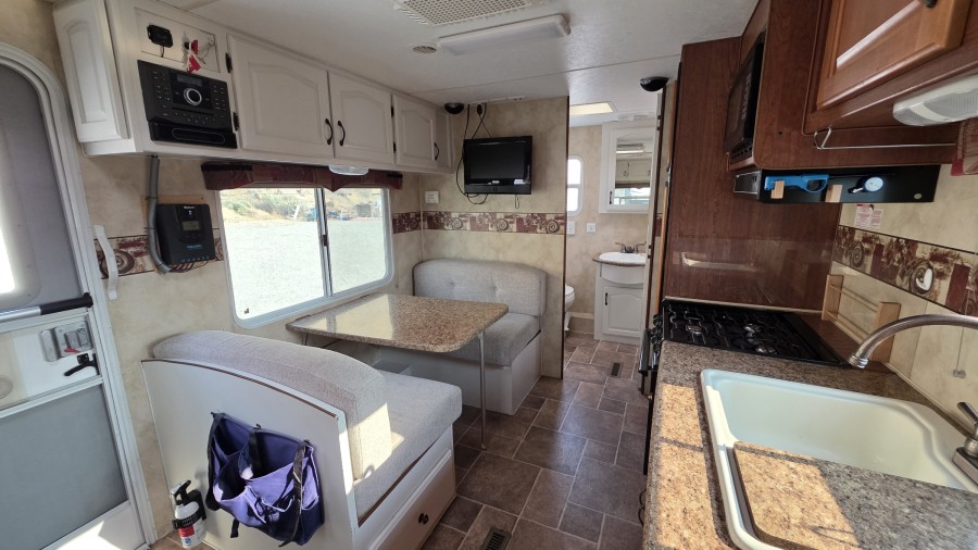 2012 Arctic Fox NORTHWOOD 22GQ 10
