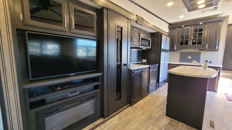 2018 KZ RV Durango 2500 325RLT 7