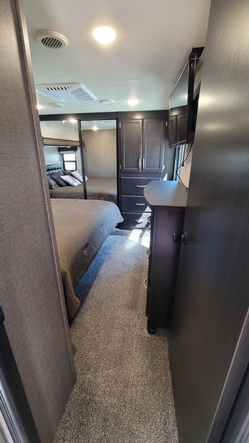 2018 KZ RV Durango 2500 325RLT 13