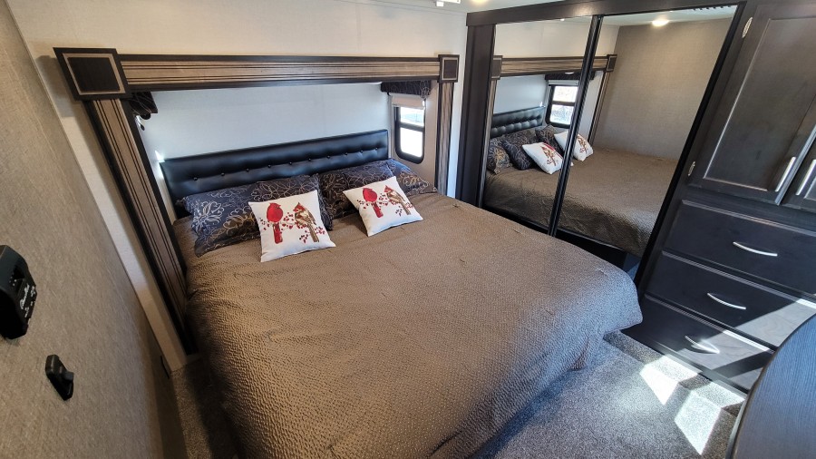 2018 KZ RV Durango 2500 325RLT 14