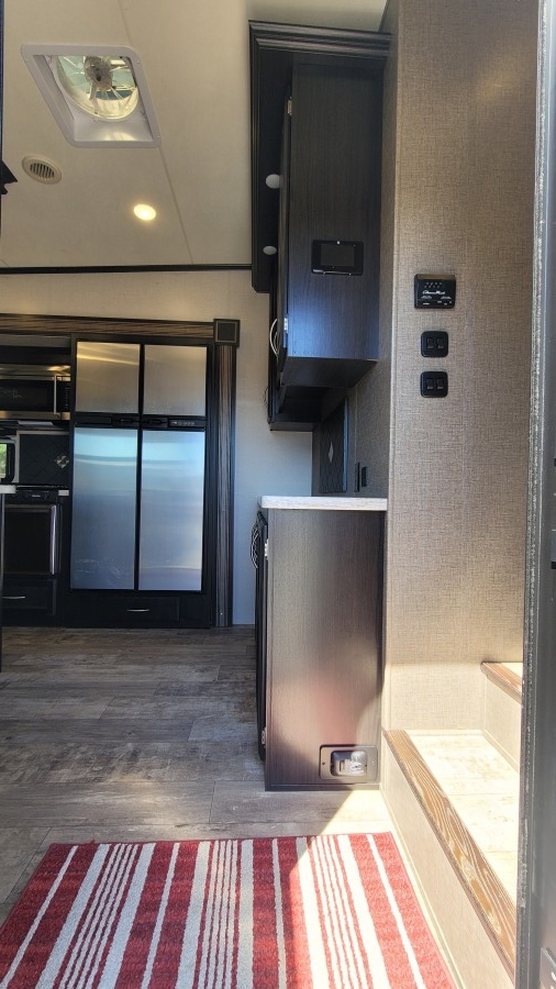 2018 KZ RV Durango 2500 325RLT 5