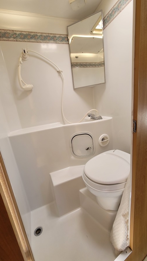 2005 Lance CAMPER 920 10