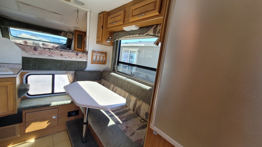 2005 Lance CAMPER 920 6