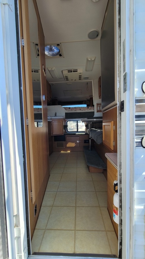 2005 Lance CAMPER 920 4