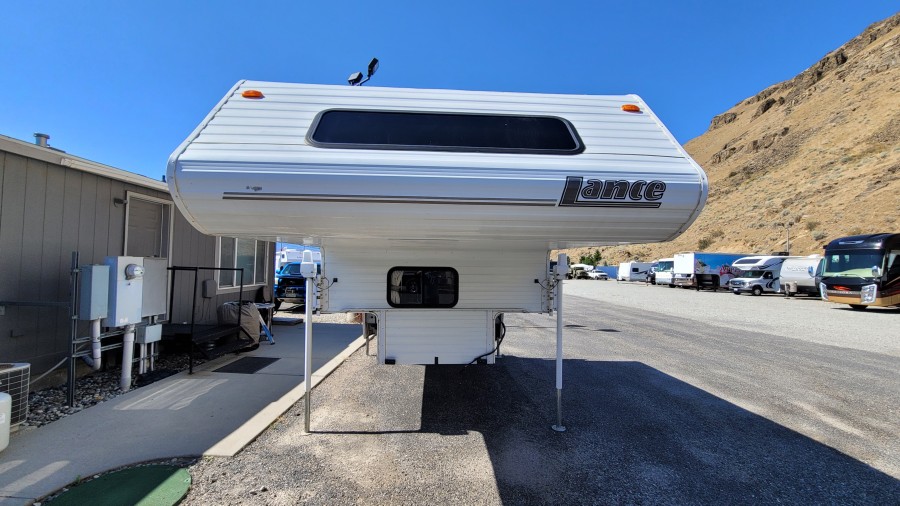 2005 Lance CAMPER 920 1