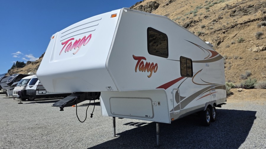 2008 Pacific Coachworks TANGO 2590BH 0