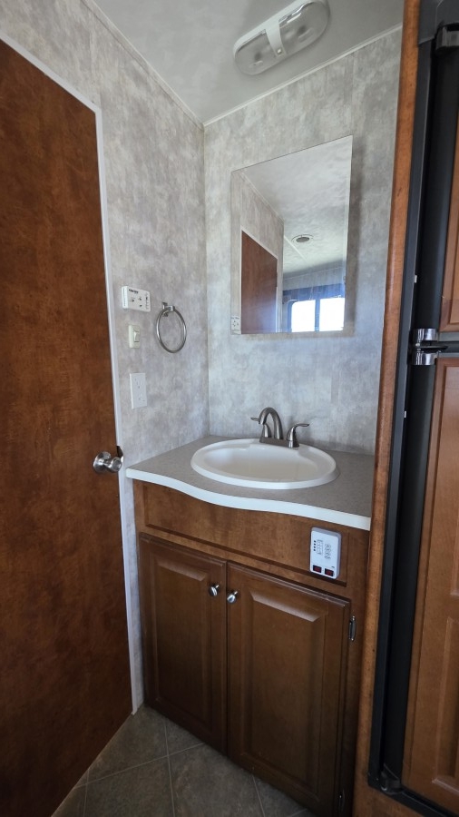 2008 Pacific Coachworks TANGO 2590BH 11