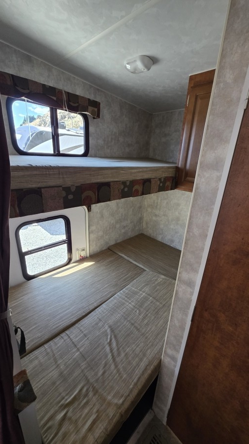 2008 Pacific Coachworks TANGO 2590BH 10