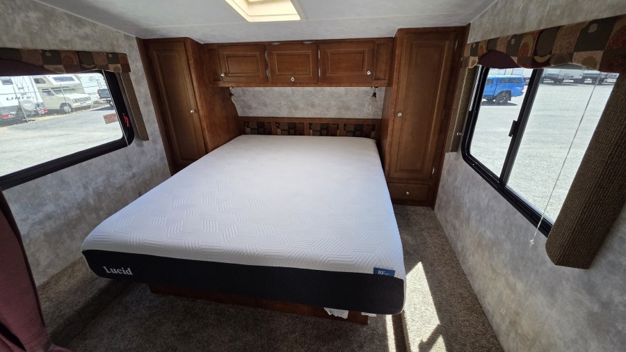 2008 Pacific Coachworks TANGO 2590BH 7