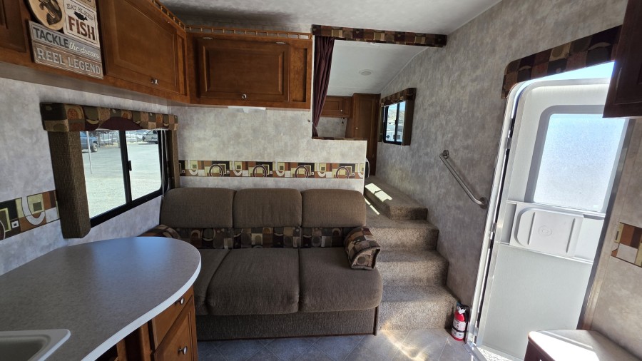 2008 Pacific Coachworks TANGO 2590BH 6
