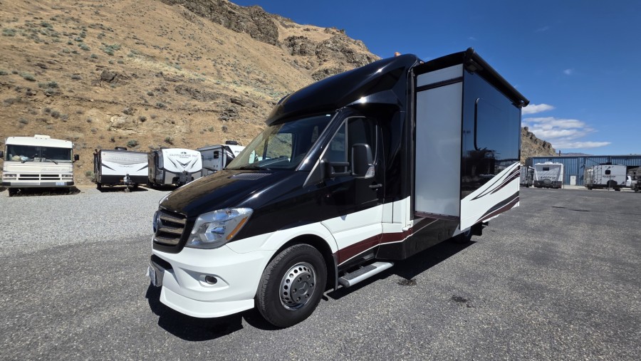 2015 Renegade Custom Coaches VILLAGIO 25RBS 0