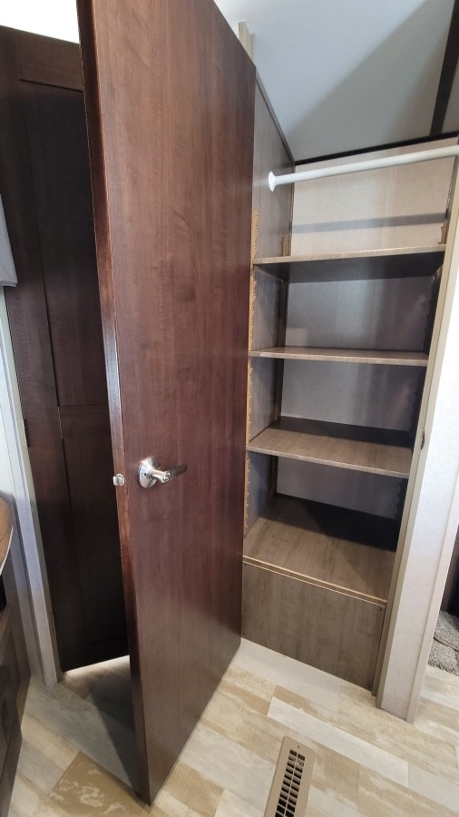 2017 Forest River RV Surveyor 247BHDS 9