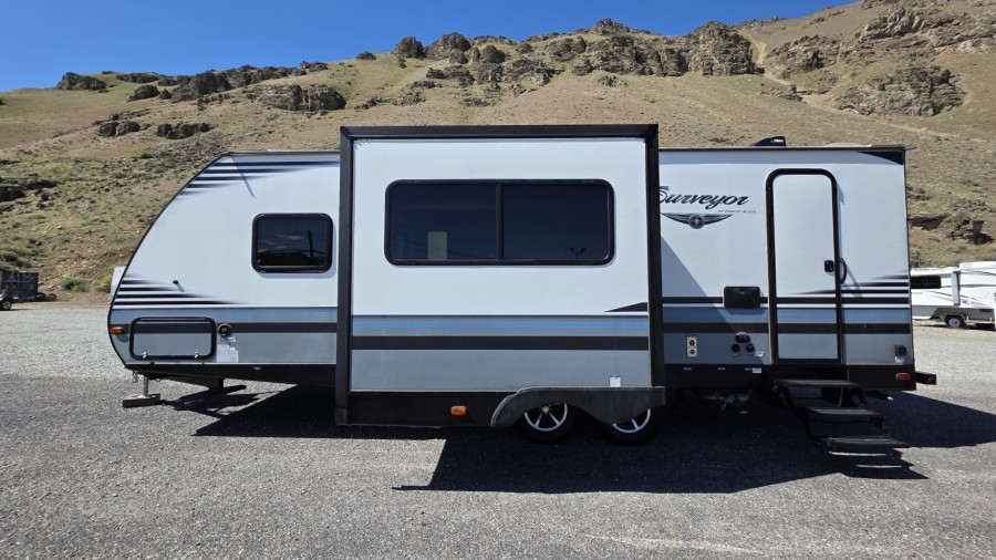 2017 Forest River RV Surveyor 247BHDS 1