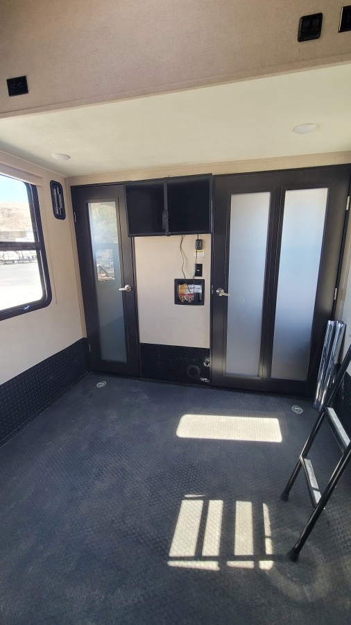 2018 Dutchmen Voltage 3605 16