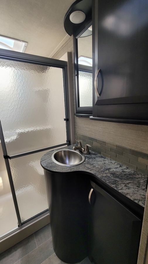 2018 Dutchmen Voltage 3605 13